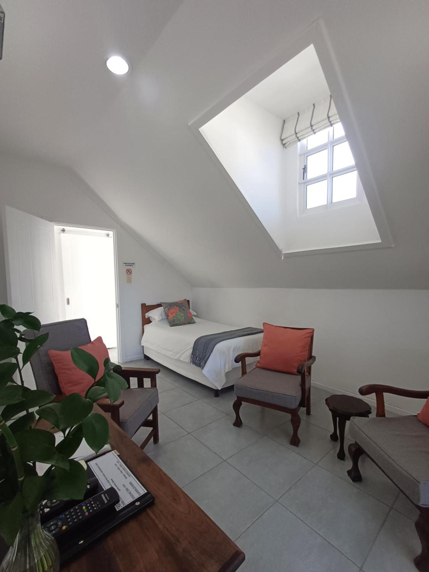 Millard Crescent Guest House Порт-Элизабет Экстерьер фото