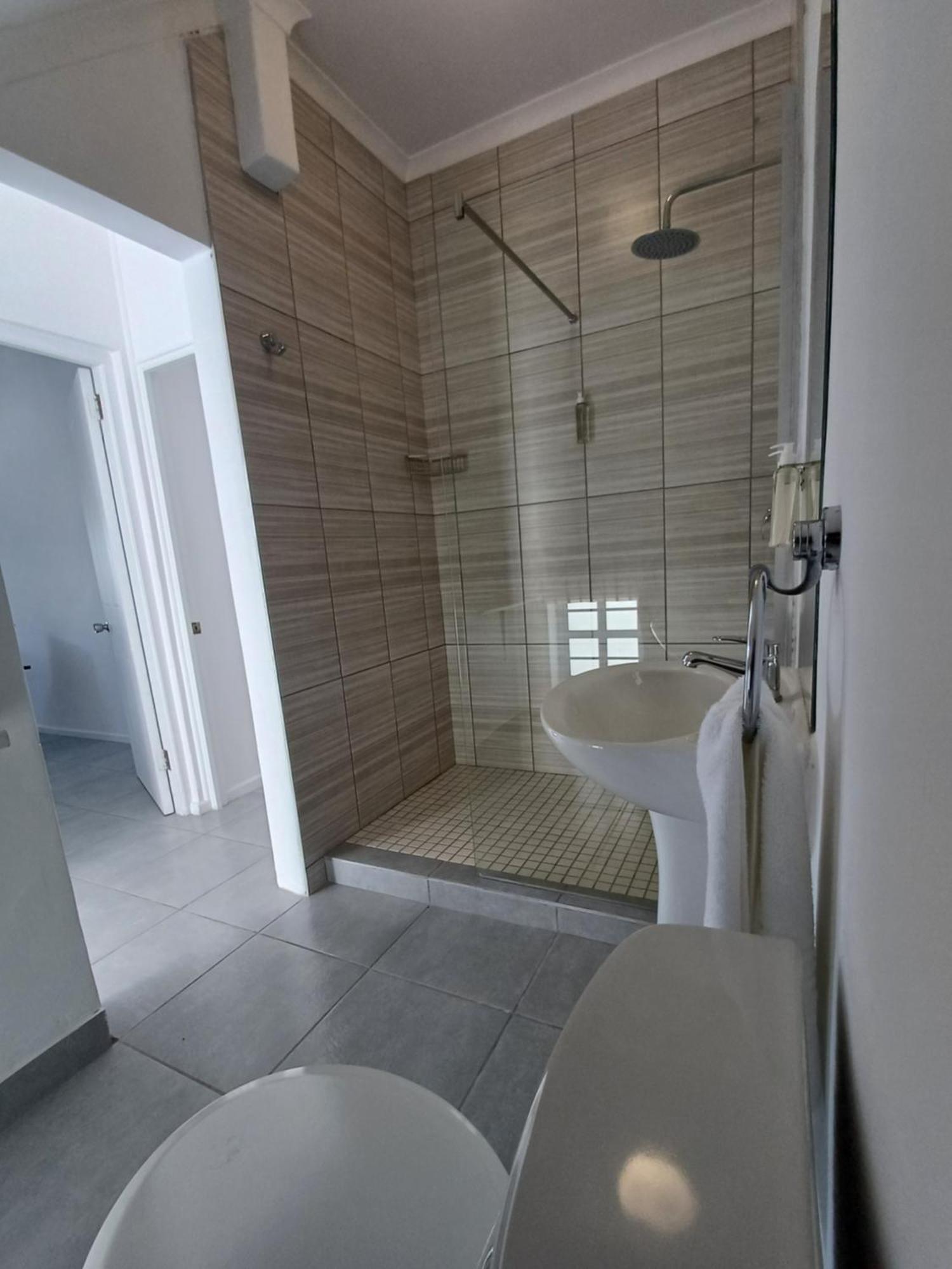Millard Crescent Guest House Порт-Элизабет Экстерьер фото